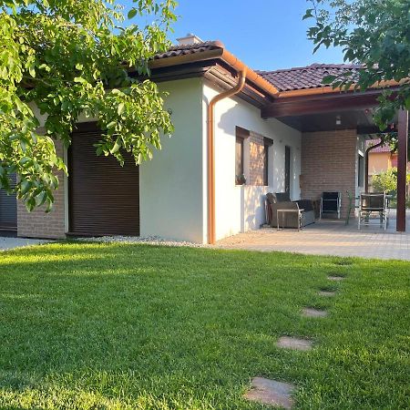 Orsolya Apartmanhaz Siofok Exterior photo