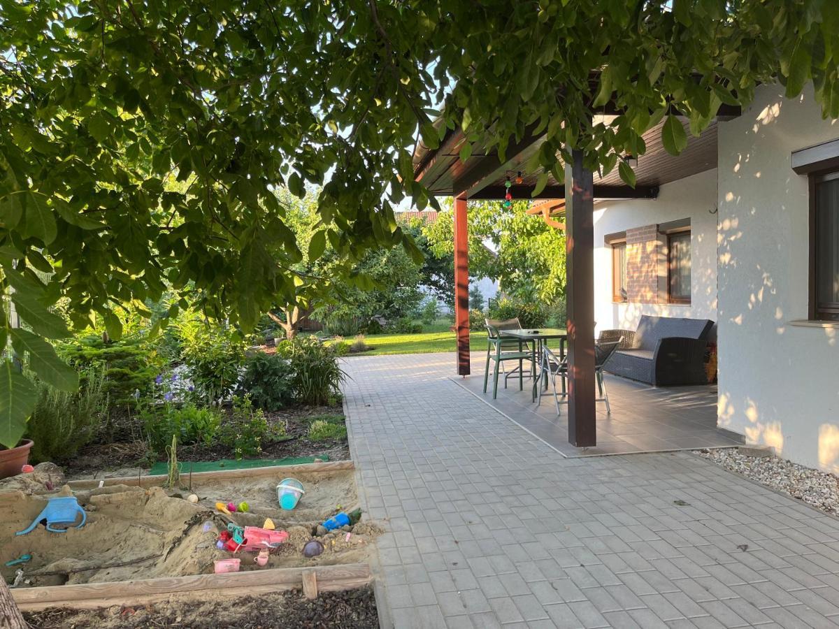 Orsolya Apartmanhaz Siofok Exterior photo